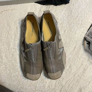 Merrell size 9 slip on shoe